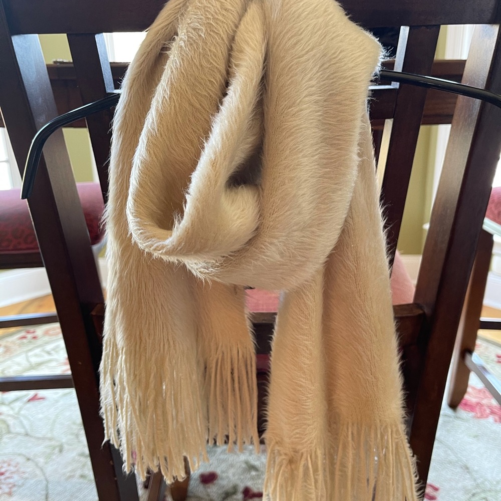 Scarf - Picture 1 of 6